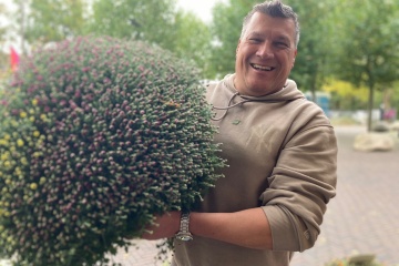 Bloemenboetiek Marianne van Oenen op de Markt in Emmen. 